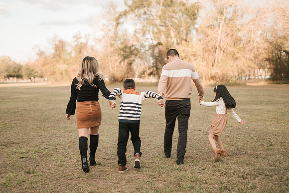 11401 - Tiffany + Mike Family Session 2020