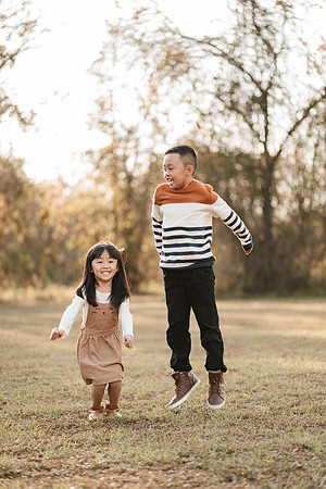10866 - Tiffany + Mike Family Session 2020