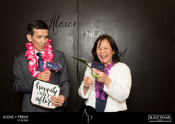 70080 - Alexis + Prent Wedding Photobooth 2024