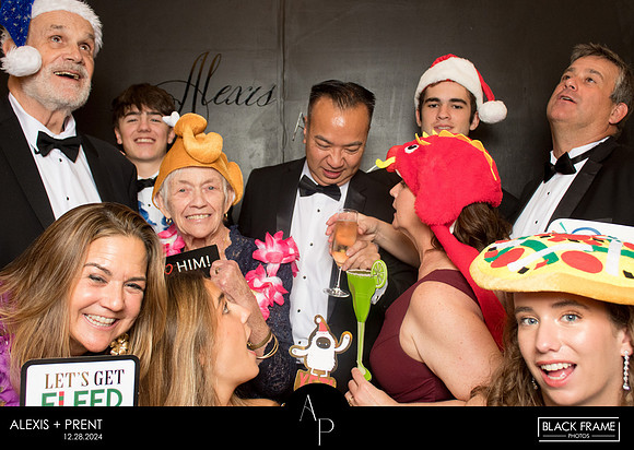 70137 - Alexis + Prent Wedding Photobooth 2024