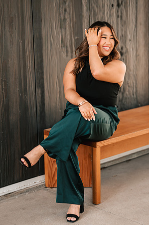 11376 - Sarah Nguyen Graduation Portraits 2025