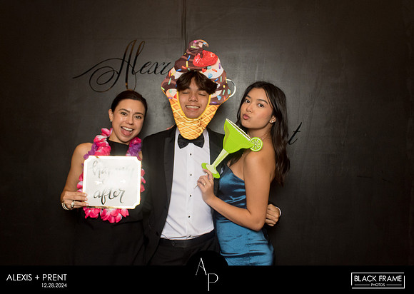 70105 - Alexis + Prent Wedding Photobooth 2024