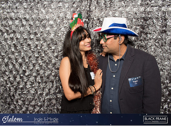 30085 - Slalom Mingle and Jingle Photobooth 2022