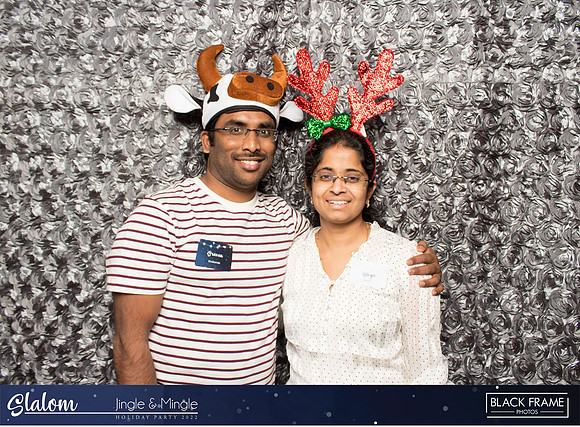 30147 - Slalom Mingle and Jingle Photobooth 2022