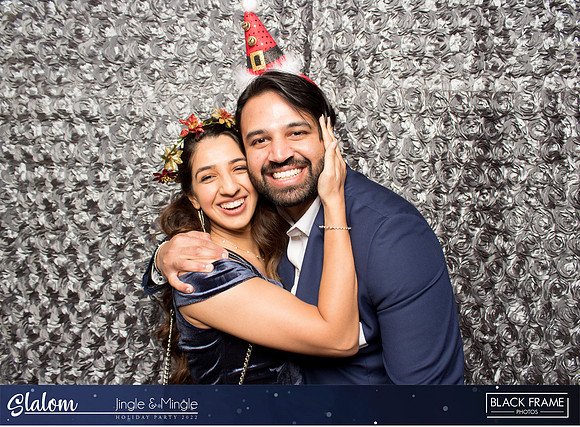 30137 - Slalom Mingle and Jingle Photobooth 2022