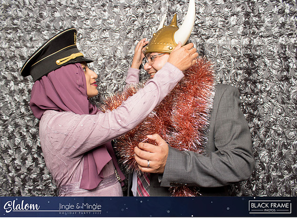 30131 - Slalom Mingle and Jingle Photobooth 2022