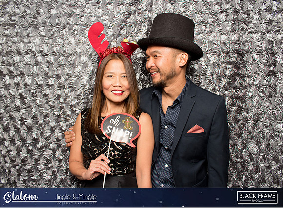 30068 - Slalom Mingle and Jingle Photobooth 2022