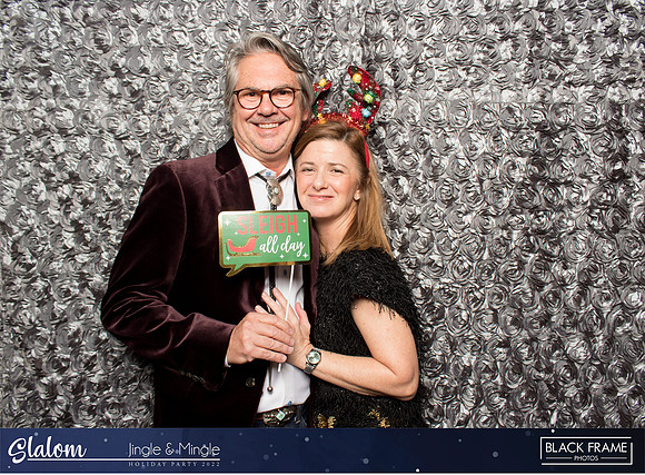 30052 - Slalom Mingle and Jingle Photobooth 2022
