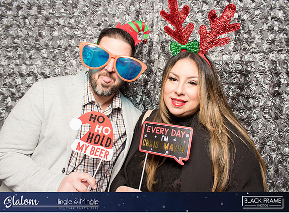 30153 - Slalom Mingle and Jingle Photobooth 2022