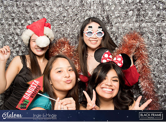 30191 - Slalom Mingle and Jingle Photobooth 2022