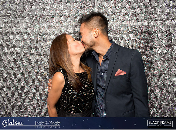 30064 - Slalom Mingle and Jingle Photobooth 2022