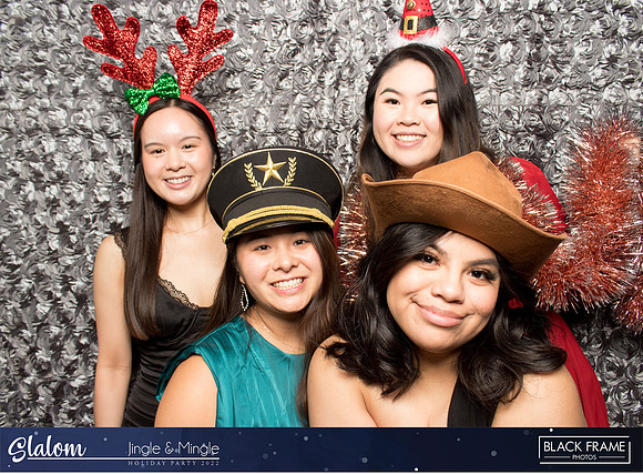 30189 - Slalom Mingle and Jingle Photobooth 2022