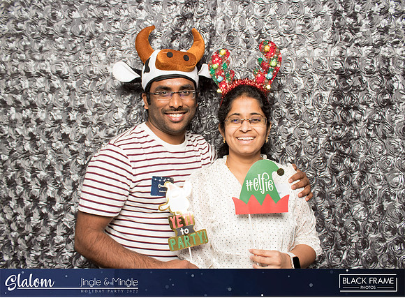 30145 - Slalom Mingle and Jingle Photobooth 2022