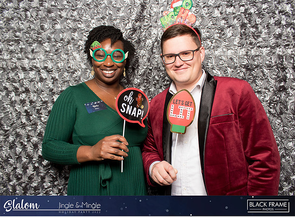 30093 - Slalom Mingle and Jingle Photobooth 2022