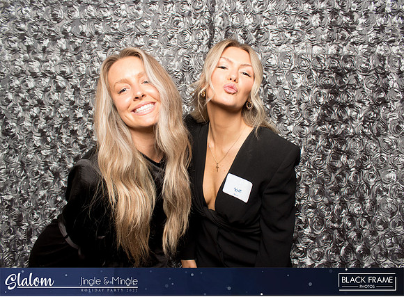 30016 - Slalom Mingle and Jingle Photobooth 2022