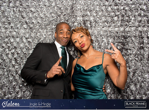 30035 - Slalom Mingle and Jingle Photobooth 2022
