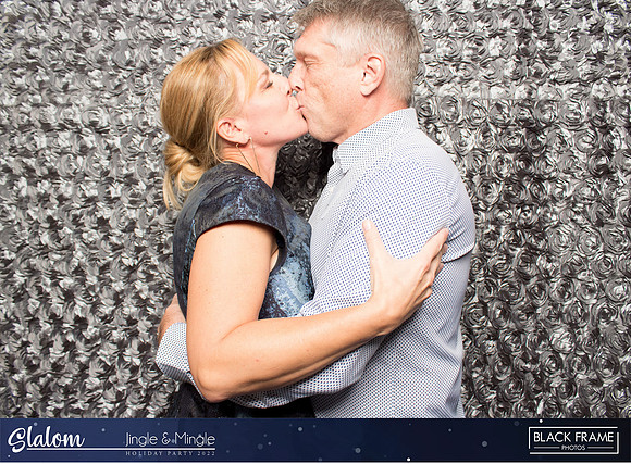 30138 - Slalom Mingle and Jingle Photobooth 2022