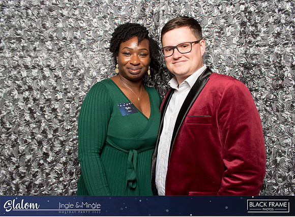 30092 - Slalom Mingle and Jingle Photobooth 2022