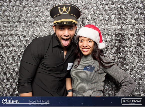 30109 - Slalom Mingle and Jingle Photobooth 2022