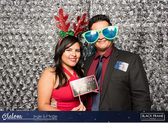 30054 - Slalom Mingle and Jingle Photobooth 2022