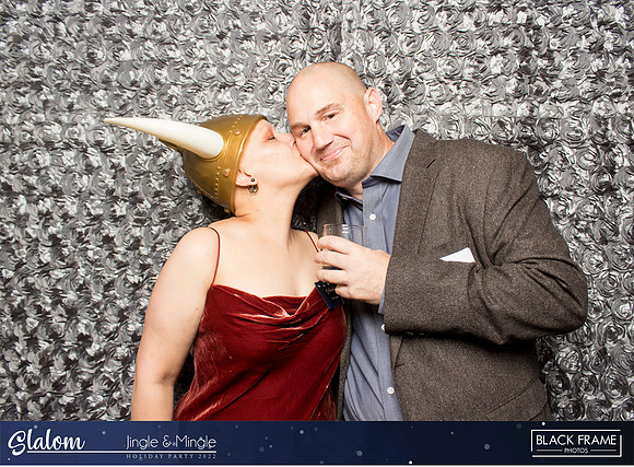 30104 - Slalom Mingle and Jingle Photobooth 2022