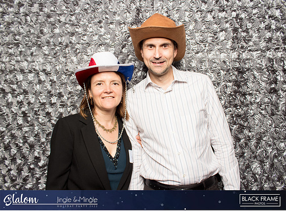 30127 - Slalom Mingle and Jingle Photobooth 2022