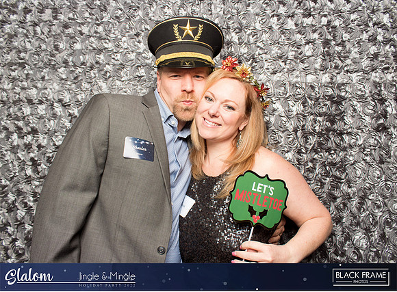 30158 - Slalom Mingle and Jingle Photobooth 2022