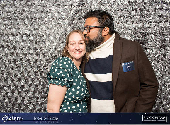 30059 - Slalom Mingle and Jingle Photobooth 2022