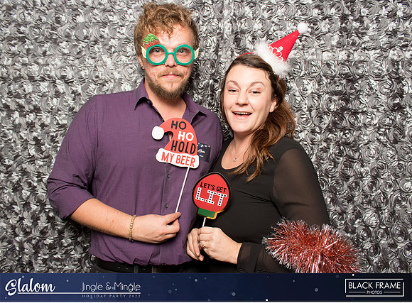 30082 - Slalom Mingle and Jingle Photobooth 2022