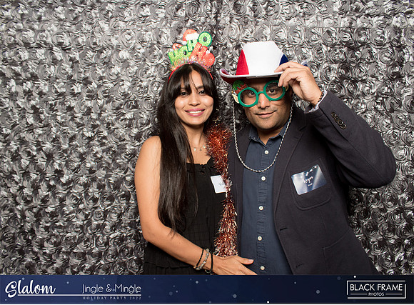 30084 - Slalom Mingle and Jingle Photobooth 2022