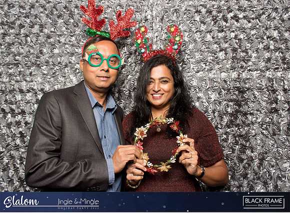 30027 - Slalom Mingle and Jingle Photobooth 2022