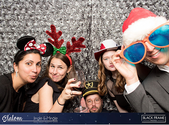 30185 - Slalom Mingle and Jingle Photobooth 2022
