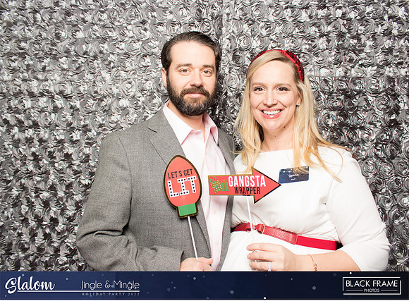 30036 - Slalom Mingle and Jingle Photobooth 2022