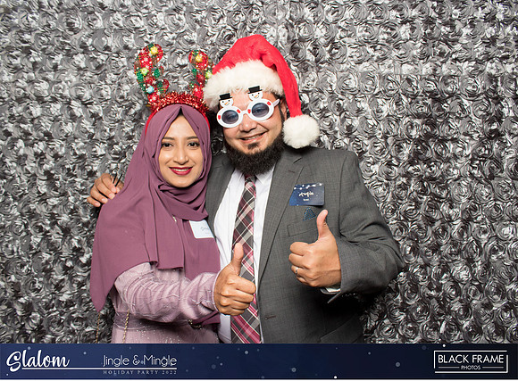 30008 - Slalom Mingle and Jingle Photobooth 2022