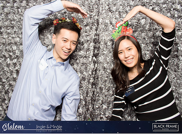 30199 - Slalom Mingle and Jingle Photobooth 2022