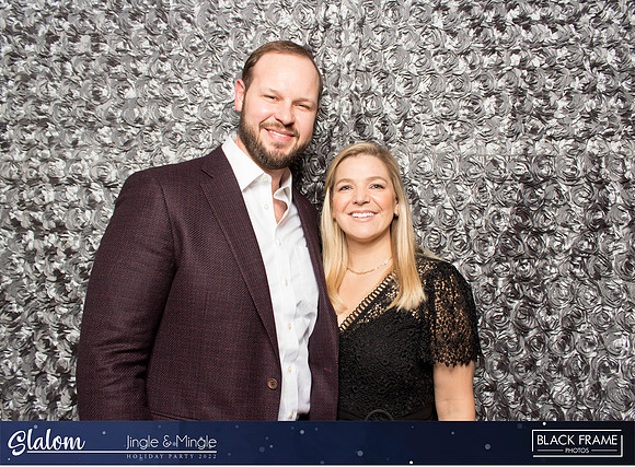 30042 - Slalom Mingle and Jingle Photobooth 2022