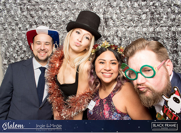 30166 - Slalom Mingle and Jingle Photobooth 2022
