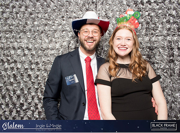 30048 - Slalom Mingle and Jingle Photobooth 2022