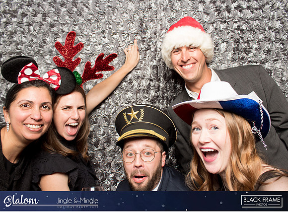 30184 - Slalom Mingle and Jingle Photobooth 2022