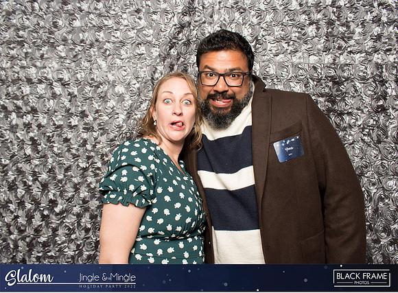 30058 - Slalom Mingle and Jingle Photobooth 2022