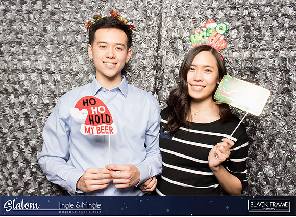 30198 - Slalom Mingle and Jingle Photobooth 2022