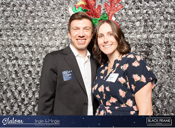 30174 - Slalom Mingle and Jingle Photobooth 2022