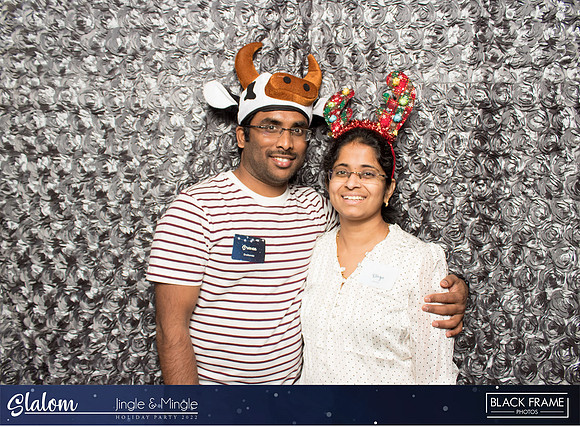 30144 - Slalom Mingle and Jingle Photobooth 2022