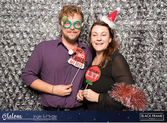 30083 - Slalom Mingle and Jingle Photobooth 2022