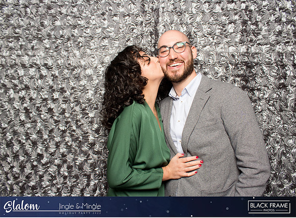 30116 - Slalom Mingle and Jingle Photobooth 2022