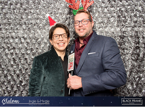30151 - Slalom Mingle and Jingle Photobooth 2022
