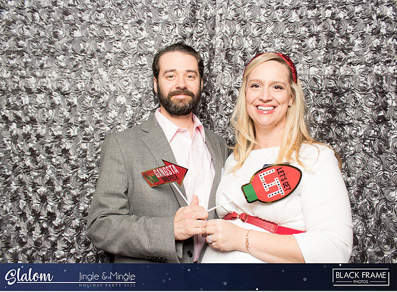 30038 - Slalom Mingle and Jingle Photobooth 2022