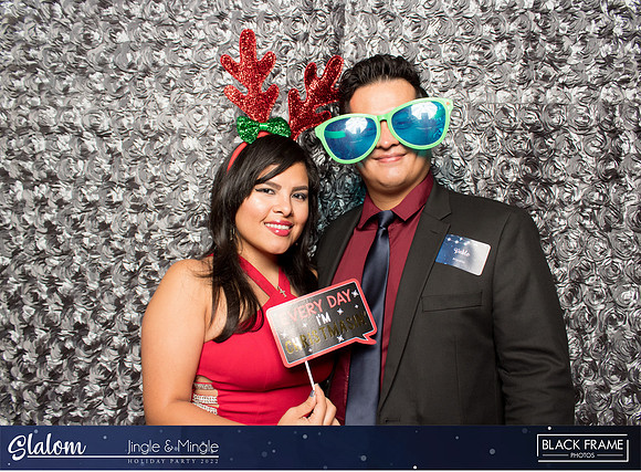 30055 - Slalom Mingle and Jingle Photobooth 2022