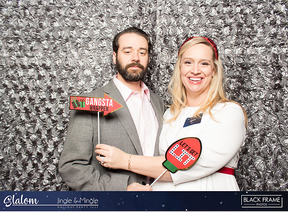 30037 - Slalom Mingle and Jingle Photobooth 2022