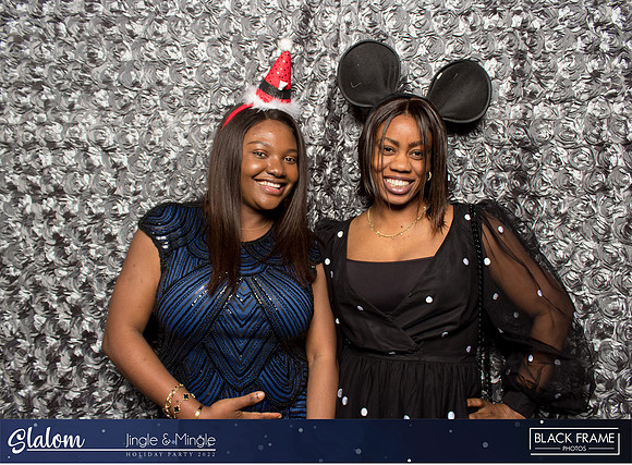 30099 - Slalom Mingle and Jingle Photobooth 2022
